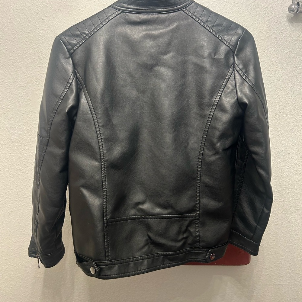 Boys Bomer jacket. Worn twice. No tears or rips. Excellent almost new.